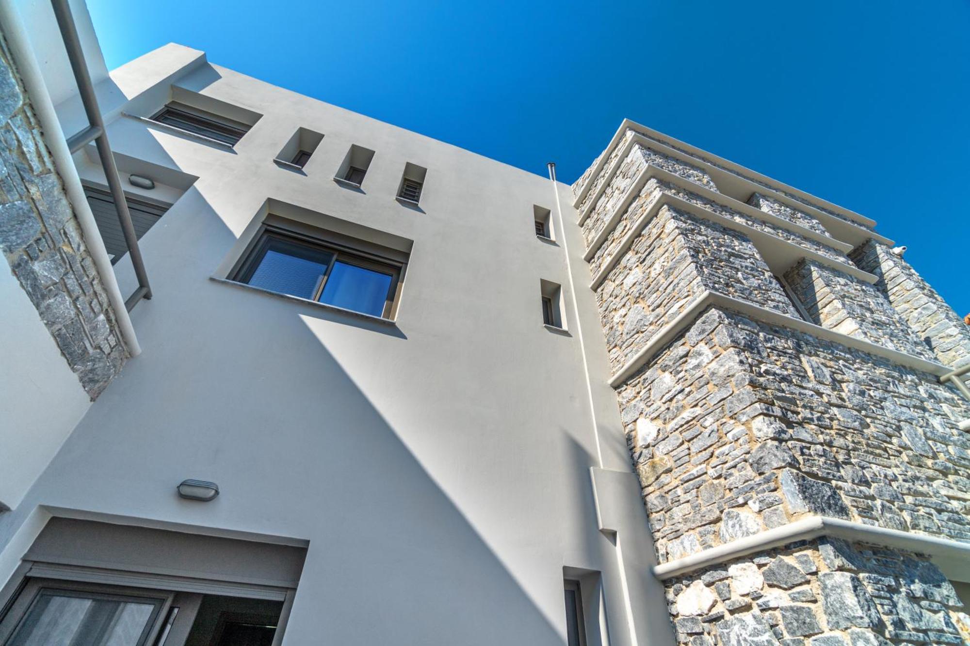 La Perla Suites Agioi Apostoloi  Exteriör bild