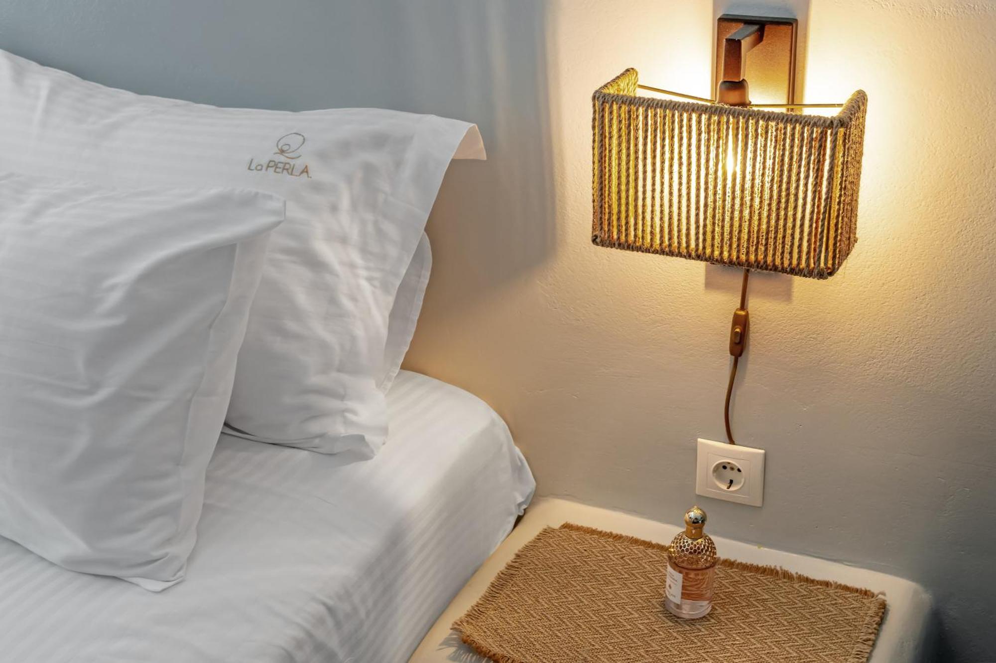 La Perla Suites Agioi Apostoloi  Exteriör bild